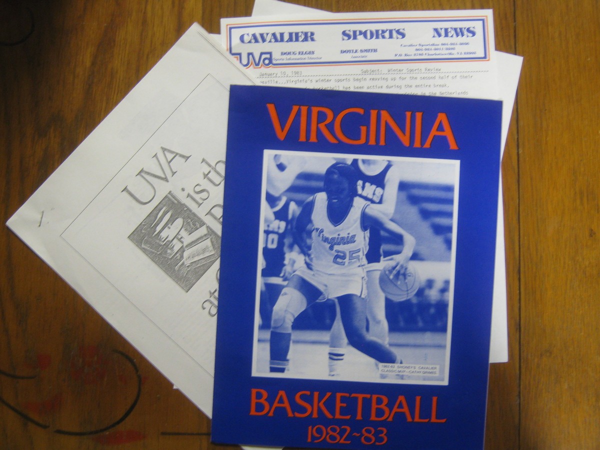 1982-83 Virginia Cavaliers Women's Basketball Guide(w/DEBBIE RYAN