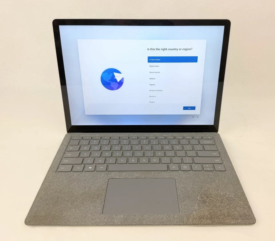 Microsoft Surface Laptop 1769 13.5" Touch i5-7200U 8GB 256GB SSD W11H - Read - Image 2 of 4