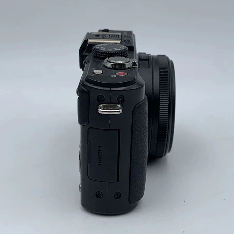 Panasonic LUMIX DMC-LX7 10.1MP f/1.4 3.8x Zoom 3in + DMW-LVF2 EVF, photo 3 of 5