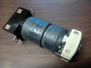 HUBBELL 21415B HUBBELLOCK INDUSTRIAL MALE PLUG 3-POLE WITH LOCKING RECETACLE