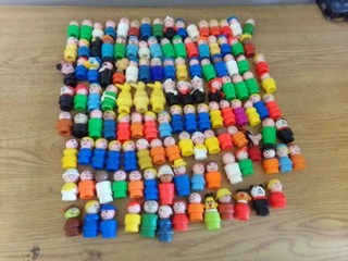 HUGE LOT OF 120 FISHER PRICE LITTLE PEOPLE