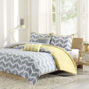 Beautiful Modern Yellow White Grey Stripe Chevron Girl Sport Duvet