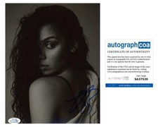 Taveeta Szymanowicz "Dare Me" AUTOGRAPH Signed 8x10 Photo ACOA
