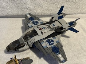 Used LEGO Marvel: Quinjet Aerial Battle (6869)