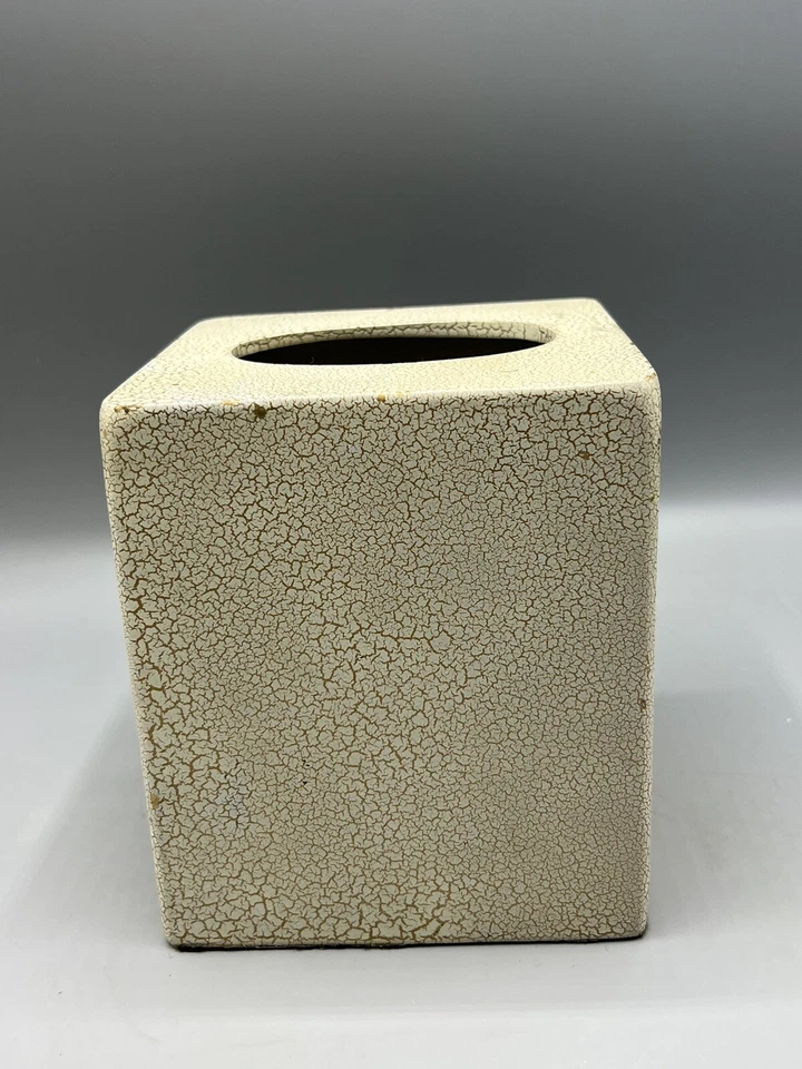 Caja de pañuelos Dezine vintage pintada a mano apliques rosas rosadas arco en cubos Foto 4 de 4