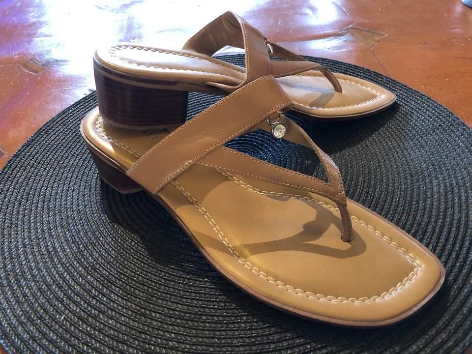 Sandalias Apostrophe de cuero con joyas tostadas sin cordones talla 8,5 M Foto 3 de 4