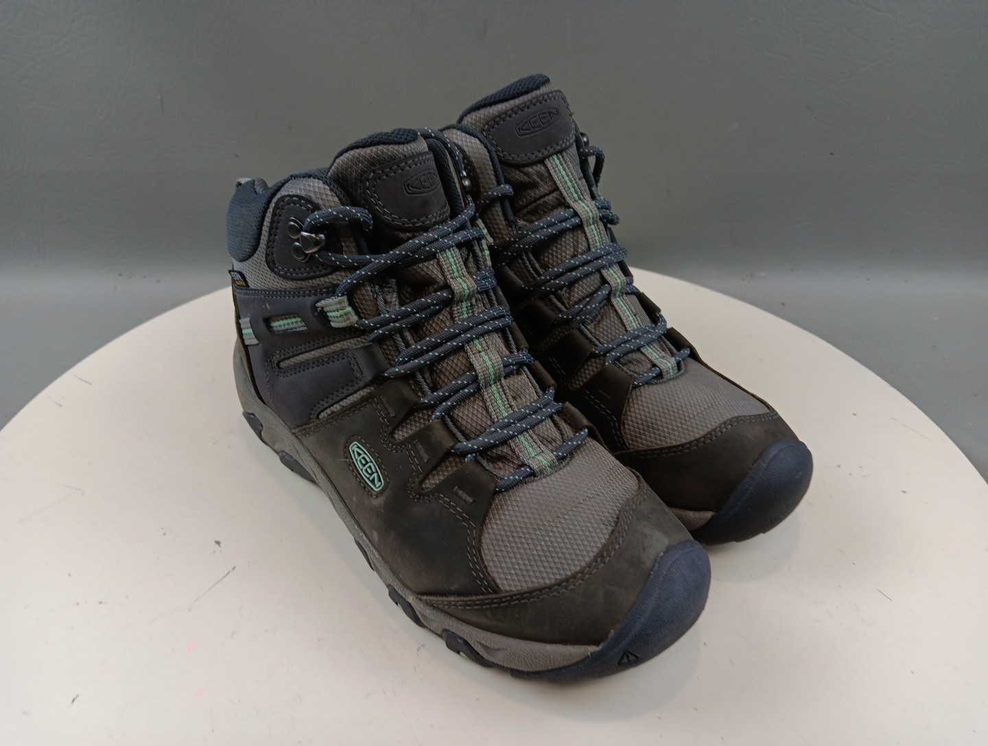 Stivali KEEN trekking donna taglia 8 Steens acciaio grigio impermeabili outdoor leggermente usati