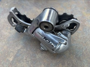 Dérailleur Arrière 10V Shimano 105 RD-5701 Cage Court Montage Direct Noir