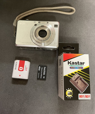 NICE Sony Cyber-Shot DSC-W100 8.1 MP Digital Camera Silver w/ Battery & Charger.