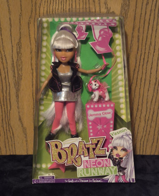 Vuntage Bratz Neon Runway Yasmin Version 1 Doll w/ Pup Jemma Glow 