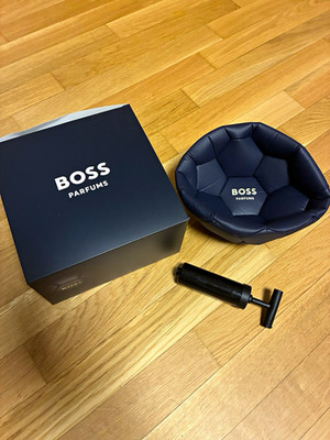 BOSS Parfums Box + aufblasbarer Ball mit Handpumpe, Schwarz
