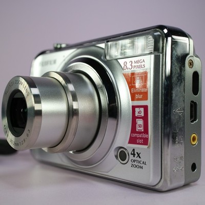 FUJIFILM 富士フィルム　FinePix 8.3メガピクセル　稼動品 FUJIFILM 富士フィルム FinePix 8.3メガピクセル 稼動品 【公式通販】