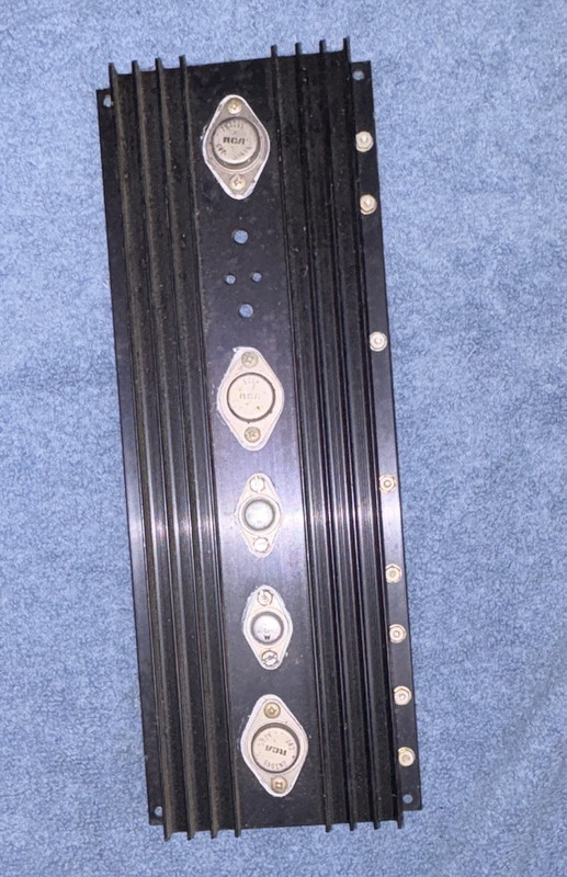 Black Extruded Aluminum Chassis-Mount Heat Sink, Axial Fins, Transistor Mounts