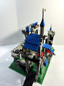 LEGO Castle: Royal Knight's Castle 6090 (1995) See description LOT B