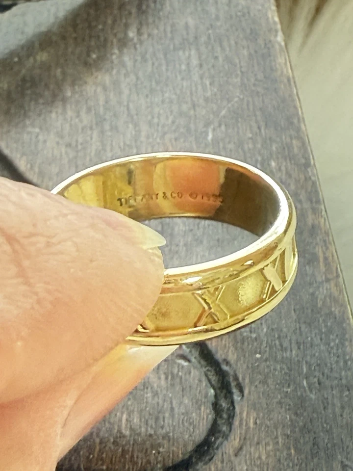 Anillo número romano Atlas Tiffany & Co. Foto 2 de 4