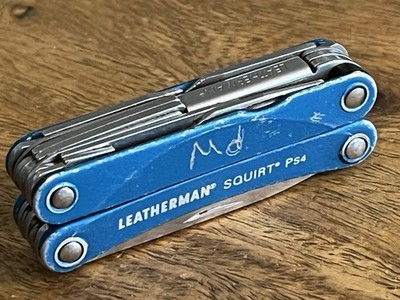 RETIRED Leatherman Squirt PS4 MultiTool Blue DISCONTINUED SUPER NICE!