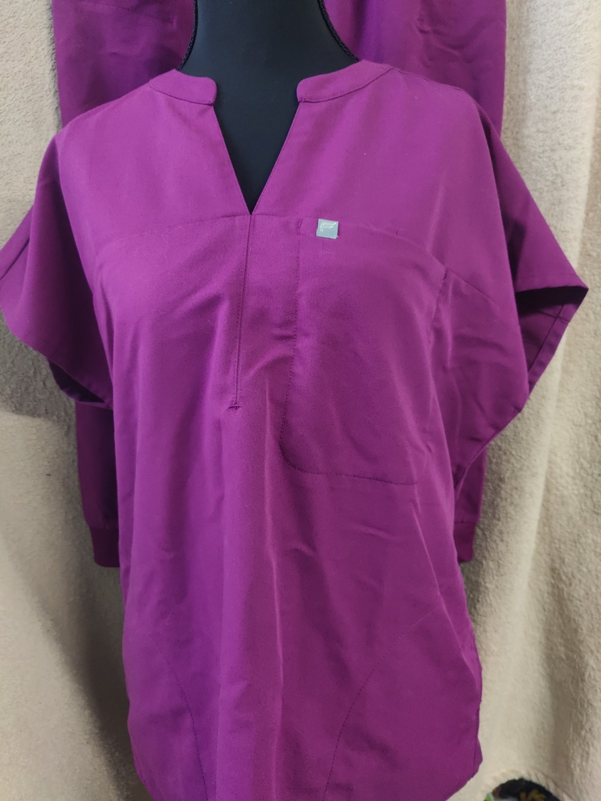 Fabletics Women's Solid Medical Scrub Set Top and… - image 2