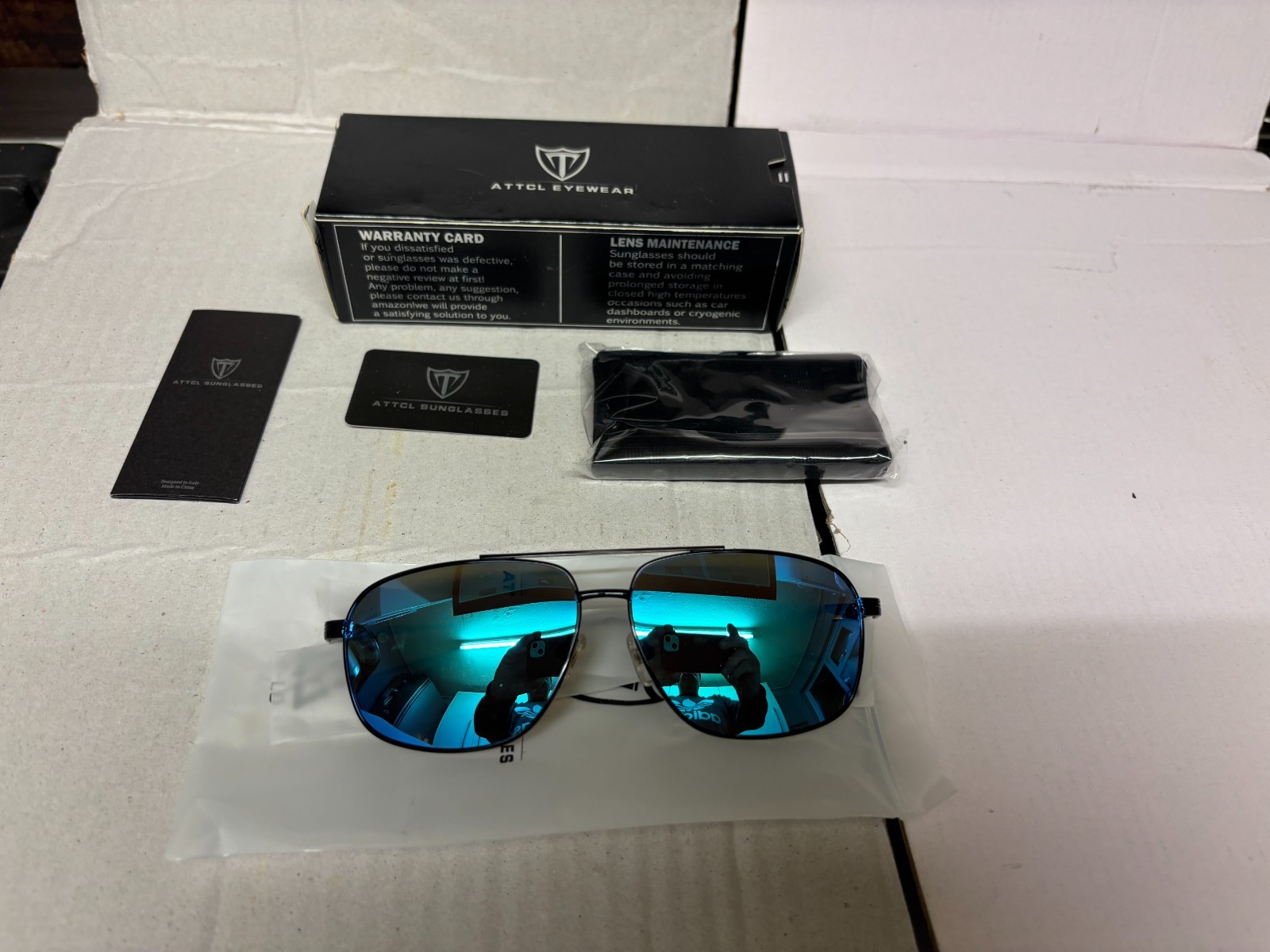 Occhiali da sole ATTCL unisex neri e blu