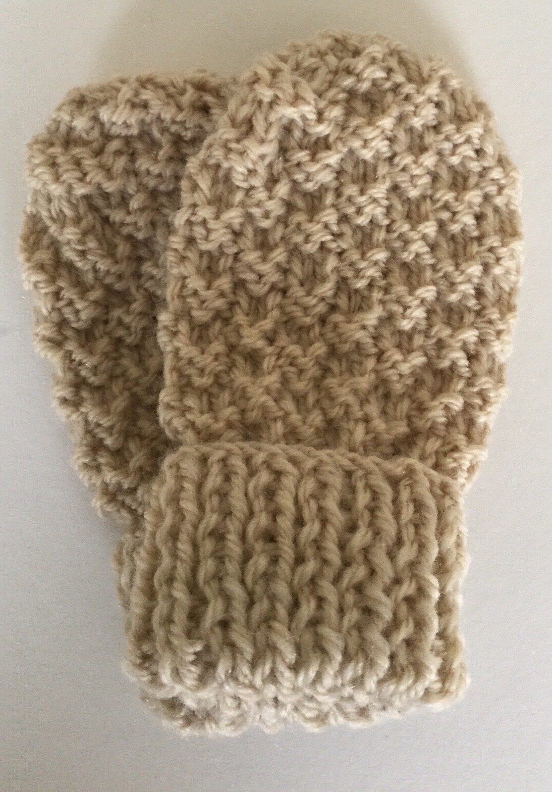 COSY HAND KNITTED MITTENS / GLOVES FOR BABIES 06 MONTHS & 612 MONTHS