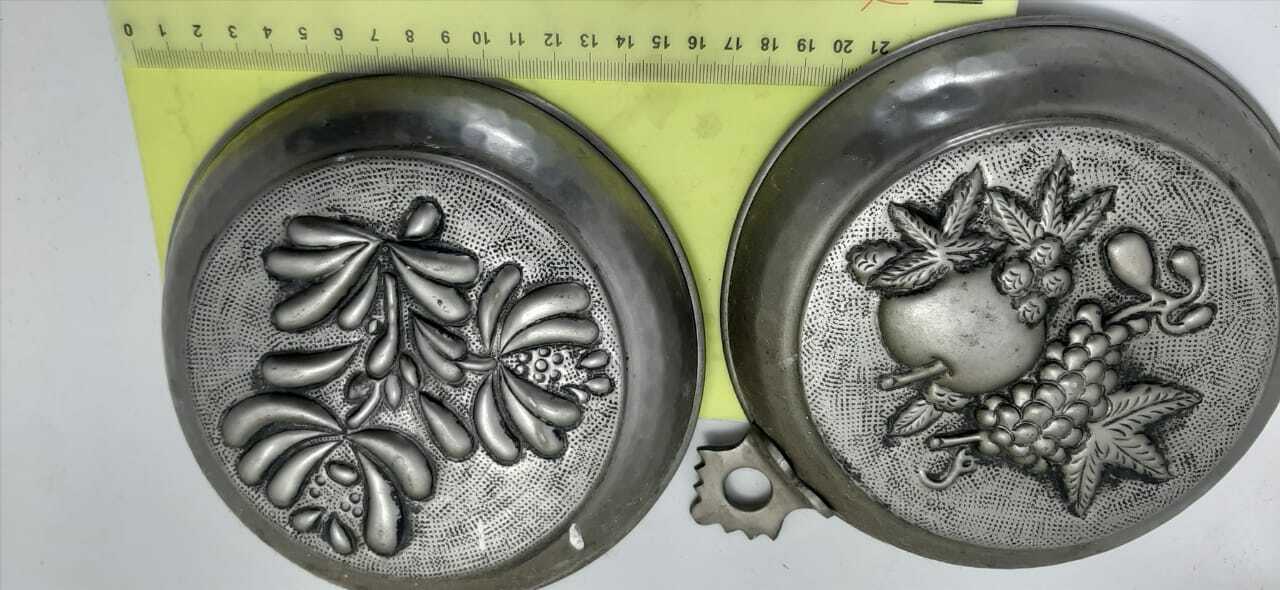 2pc Vintage Copper Dish Engraved Grape Apple Roses Pendants Wall Decor Primitive