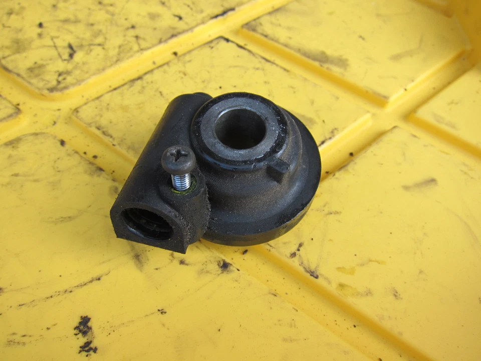 1995 Suzuki GS500 E OEM SPEEDOMETER DRIVE GEAR - Image 2 of 4