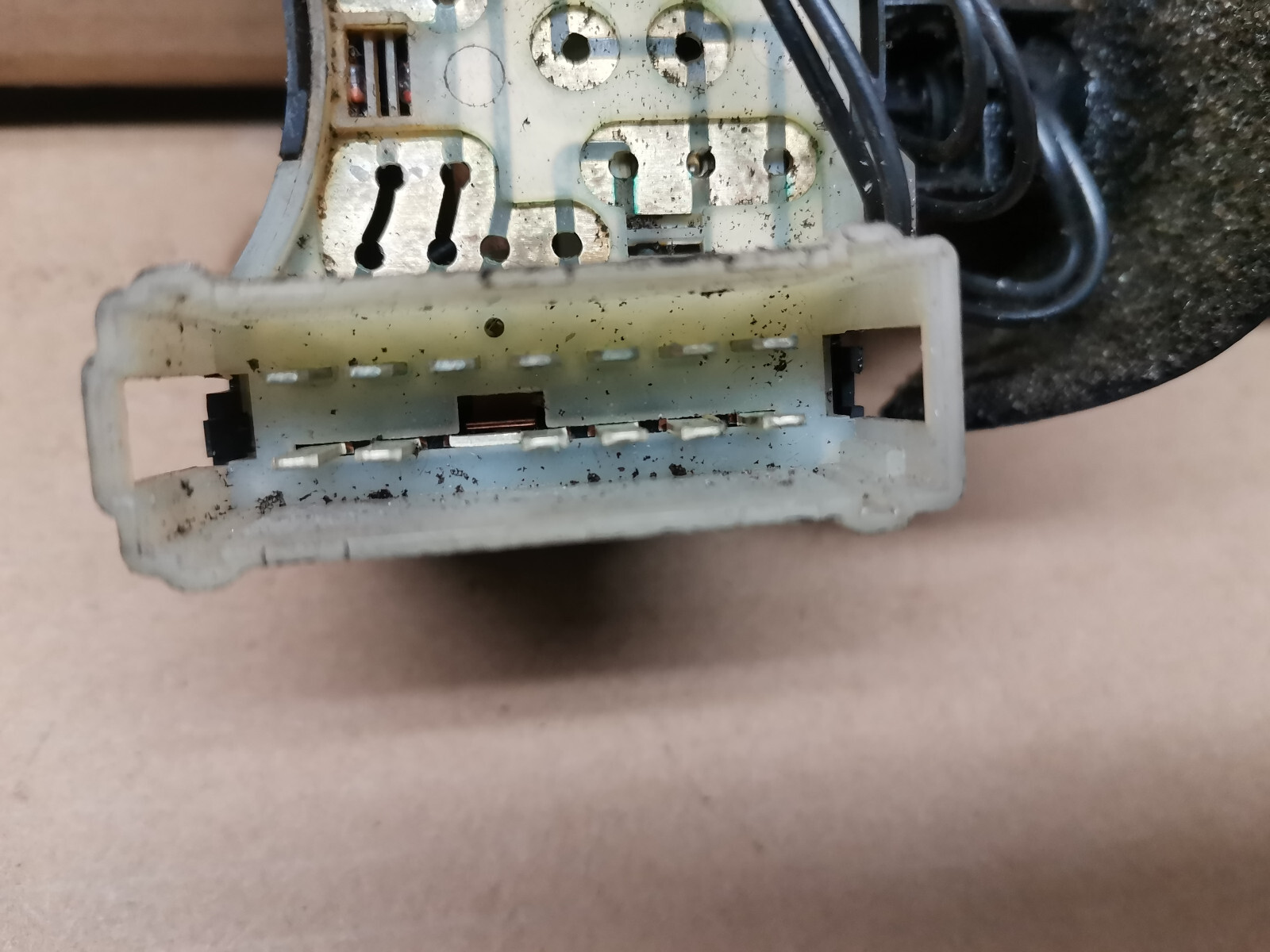 Commando D'essuie-glace Pour Renault 5 - Numéro 40 - Pièce D'occasion En état Fonctionnel