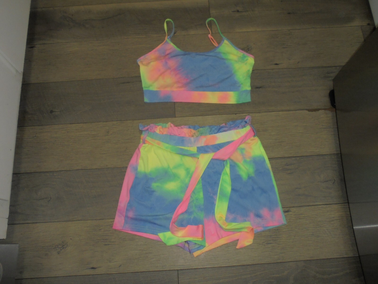 NWOT Shein tie dye activewear shorts with bralette crop tank outfit set size M