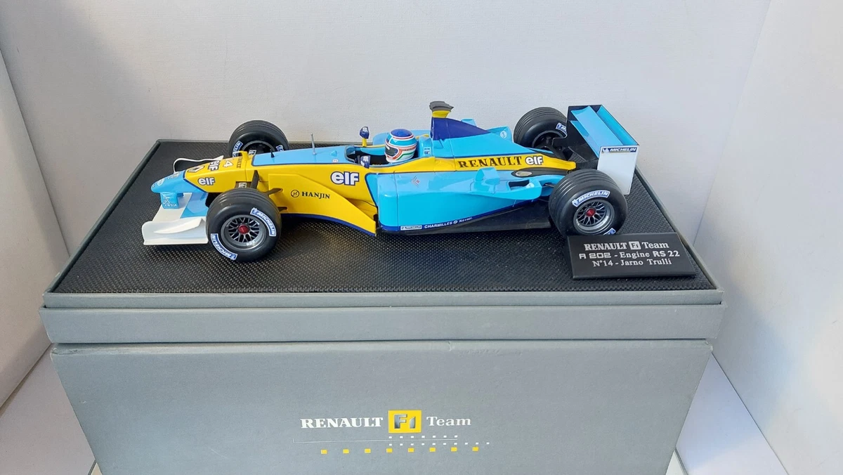RENAULT F1 TEAM R202 GP 2002 J. BUTTON UNIVERSAL HOBBIES 1:43 of re