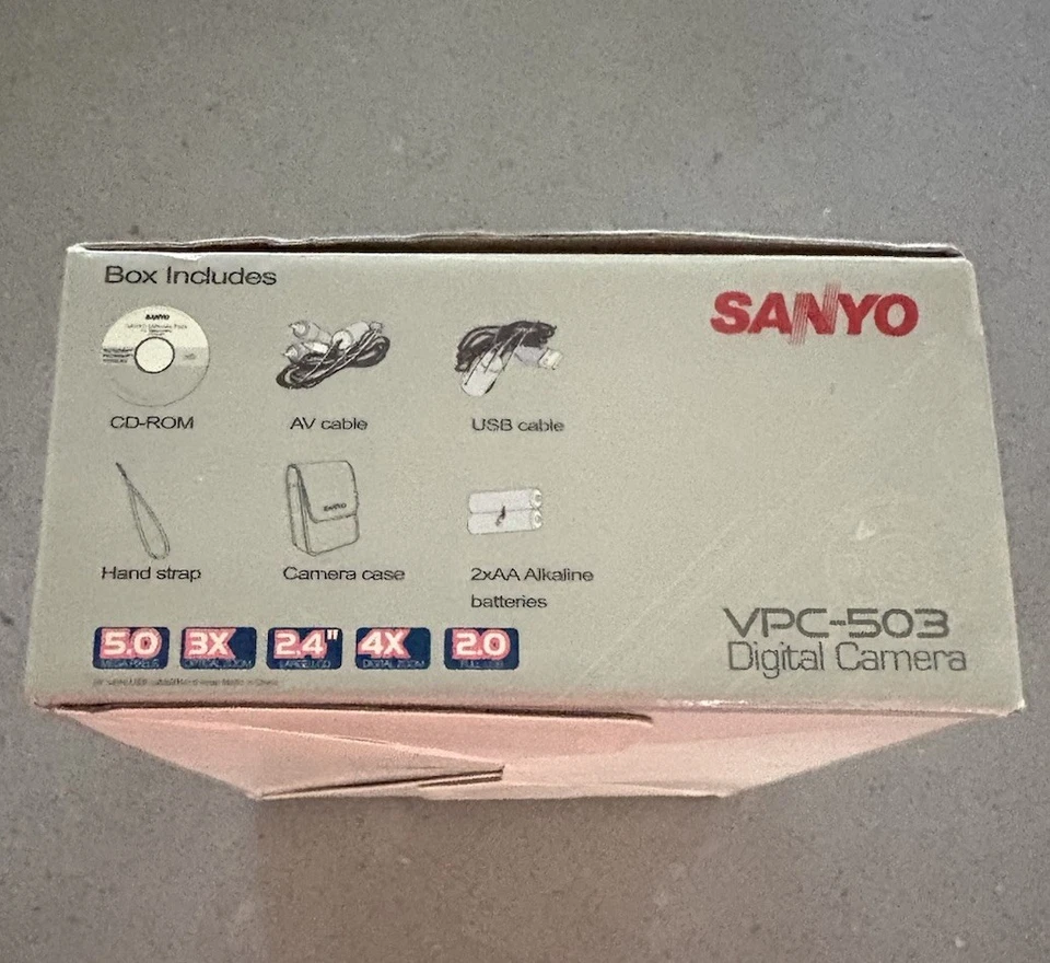 Sanyo Digital Camera VPC503 5 MP Super Zoom, Original Box Owners Manual CD - Image 2 of 4