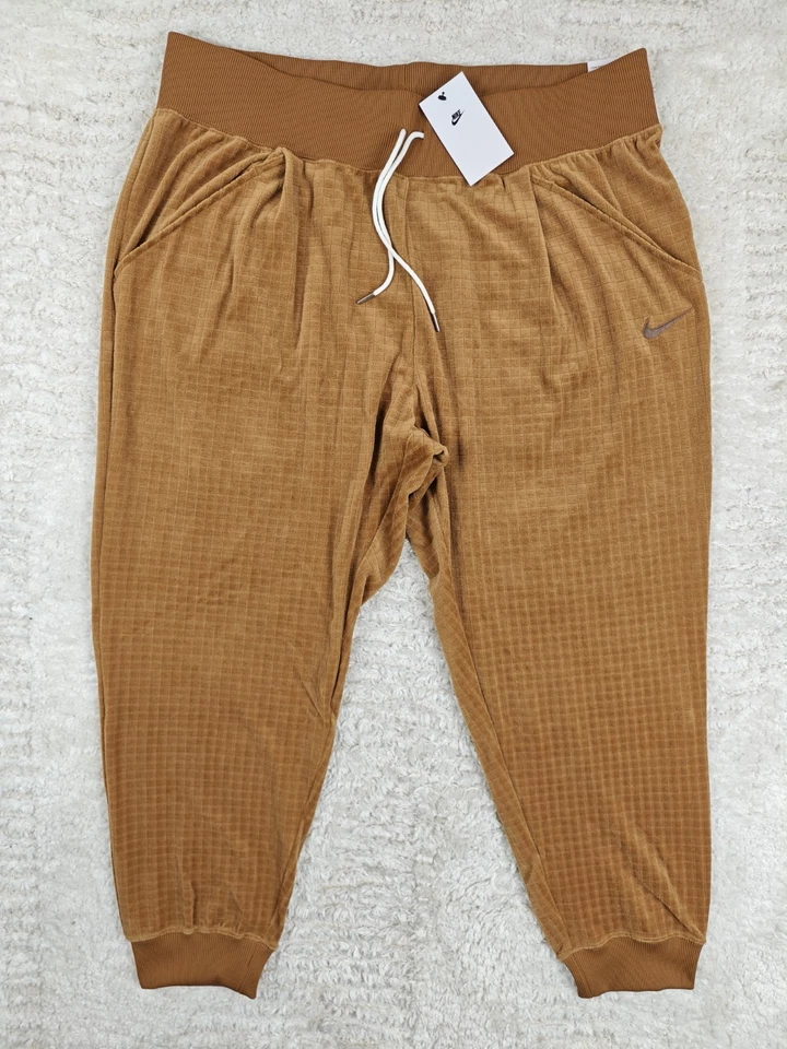 NIKE – Jogging Femme Velours Marron Taille Haute T. 2X (54/56) et 3X (58/60) - Photo 1/4
