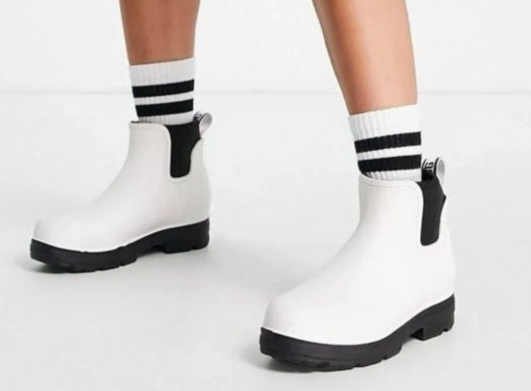 UGG Rubber Waterproof Rainboots Women's Size 10 Winter Gorpcore Camping Outdoor
