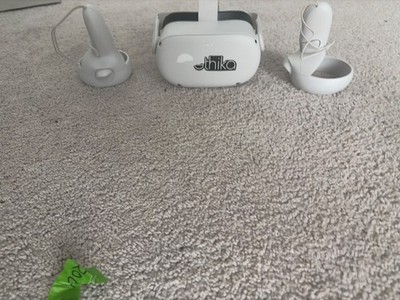 Meta Oculus Quest 2 128GB Virtual Reality Headset - White (OCQ128B) plus control