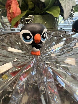 Vtg NWT Littlest Pet Shop LPS 2010 Hasbro Tomy Penguin Collectible Keychain