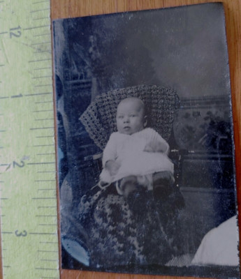 Antique 1800s Tin Type Photo Infant Baby Child #17087