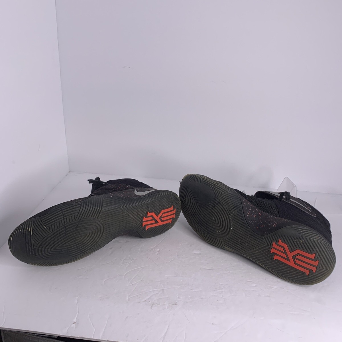 Nike Kyrie 2 Wolf Pack Black Metallic Crimson Mens Size 12  display picture 2