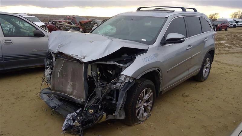 Pinza de freno de disco trasera izquierda usada se adapta a: Toyota Highlander 2015 trasera izquierda gr Foto 2 de 4