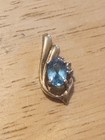10K Yellow Gold Pendant Oval Cut Light Blue Topaz .907 Grams 5/8" Long — photo 3
