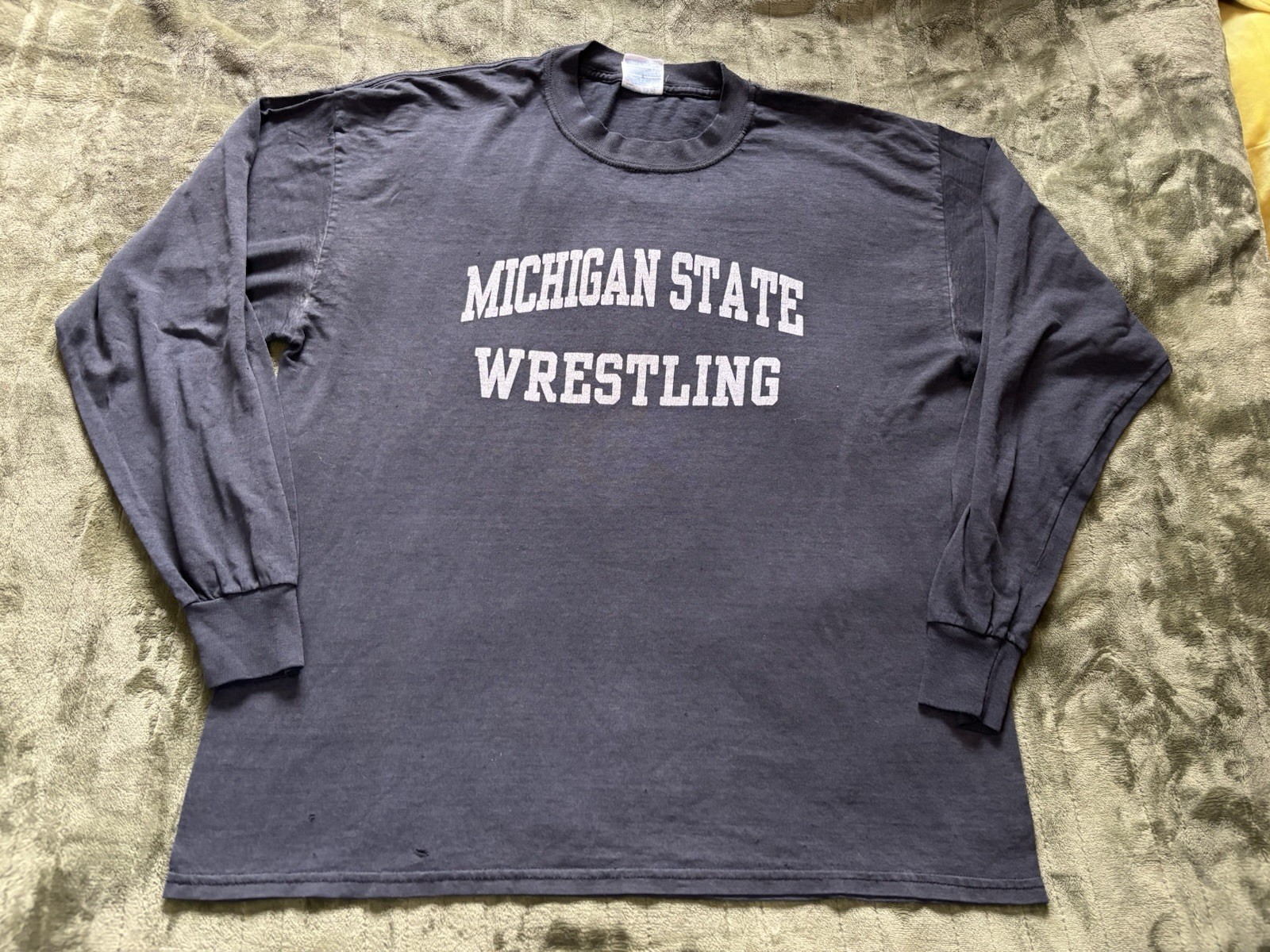 Michigan State Wrestling Shirt Mens XL Black Long Sleeve Spartans Spell Out Thin