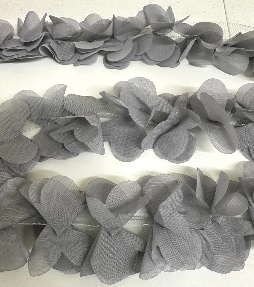 Pétalos grises de 2-1/4" - ¡10 yardas! Foto 3 de 3