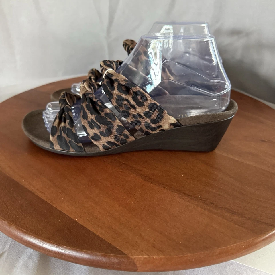 Vionic Rizzo Wedge Sandals Black Sz 8 Leopard Print New w/o Box Comfort - Image 4 of 4