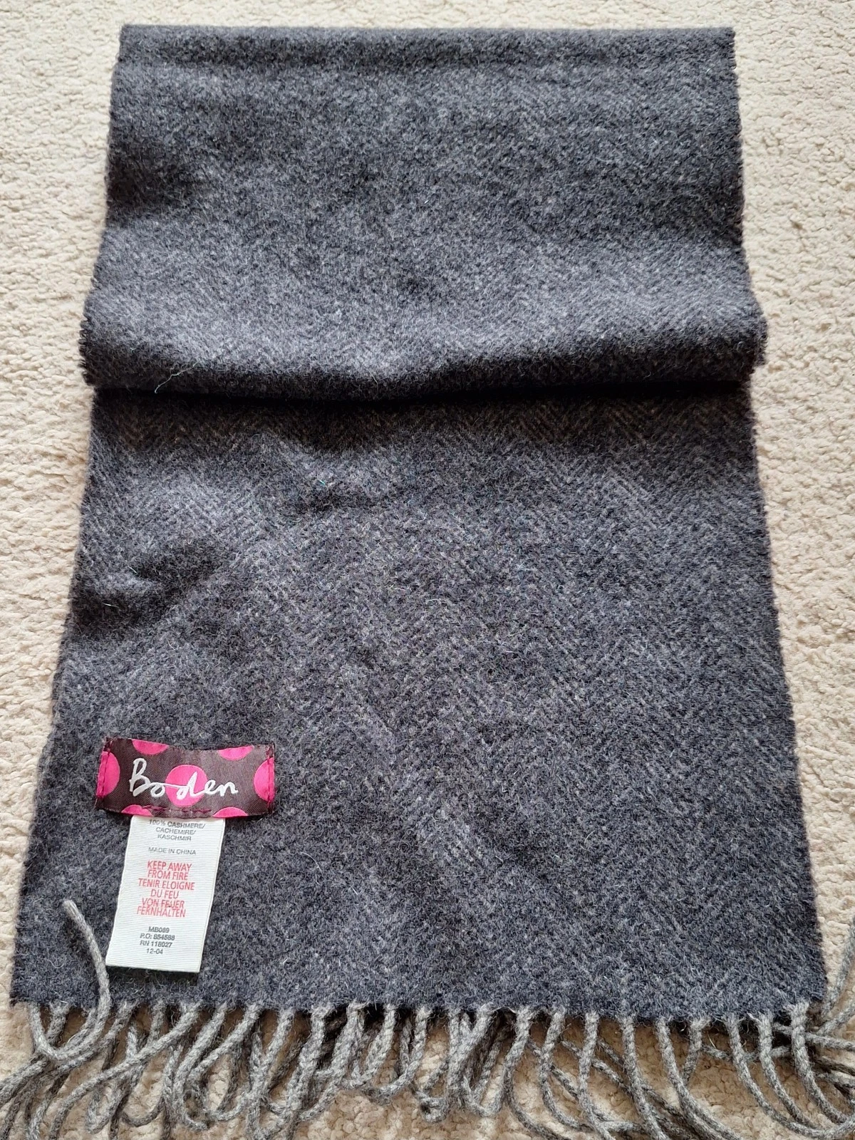Boden Grey Herringbone Pattern Scarf 100% Cashmere (NWOT) 208cm 27cm