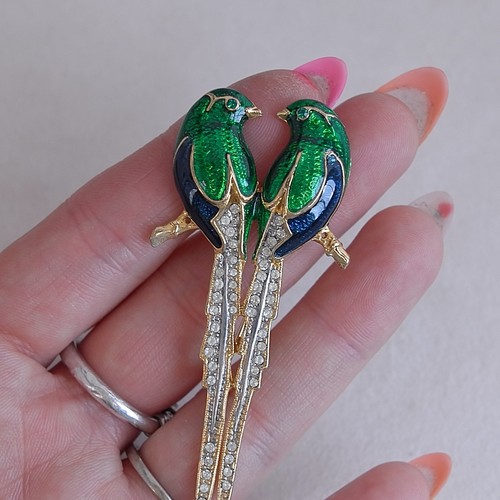 Martha M Powers Birds Parrots Brooch 90's Green Enamel Pave Crystals Lovebirds - Picture 3 of 5