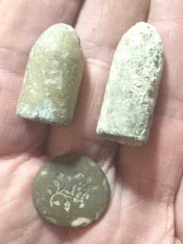 civil war button and Enfield bullets from Nashville area
