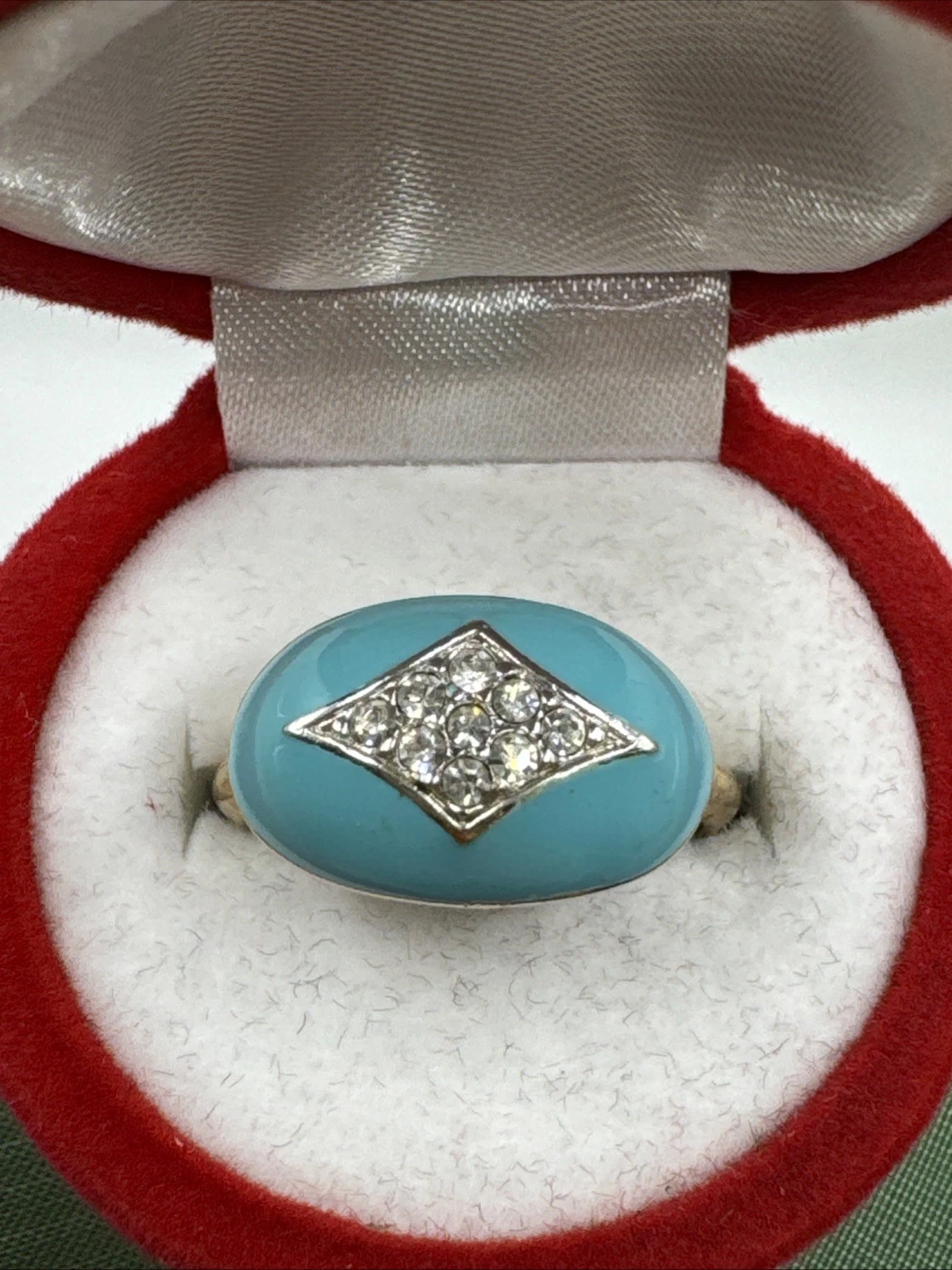 Bague vintage fantaisie bleu avec strass. Taille 55.