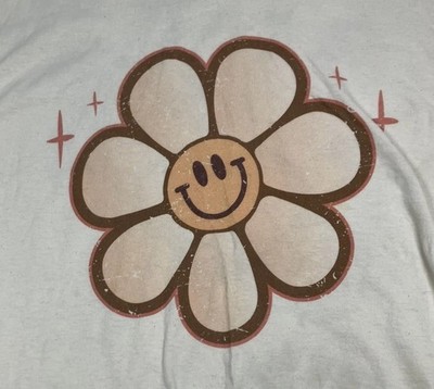 Smiley Flower Graphic T Shirt Women s Medium Retro Cute Aesthetic Tee