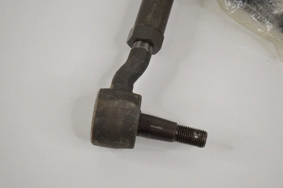 Conjunto de varilla de amarre interior y exterior camioneta Datsun 520 521 620 1965-1974 Moog ES2339A Foto 3 de 4