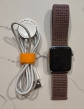 Apple Watch Series 4 40mm Silver Aluminum Case w Mauve sports band