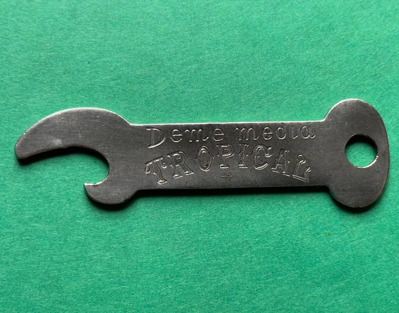 RARE VINTAGE DEME MEDIA TROPICAL MALTINA TOVOLI BEER BOTTLE OPENER HAVANA CUBA