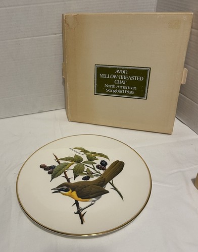 Avon North American Songbird Plate Yellow Breasted Chat Vintage 70's