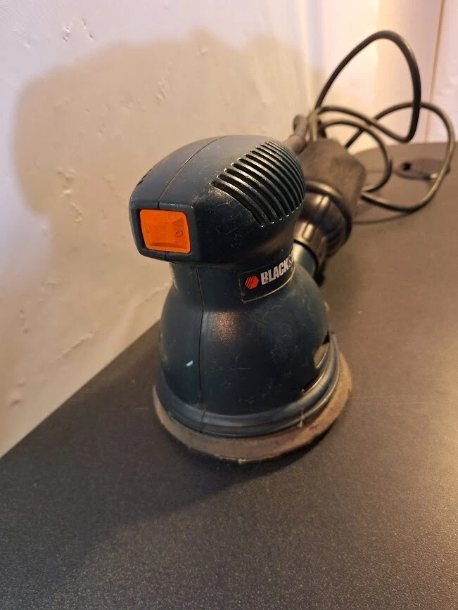 BLACK & DECKER #RO100 TYPE-1 2.A 12,000-OPM 5" ORBIT SANDER W/ DUST BAG - Image 3 of 4